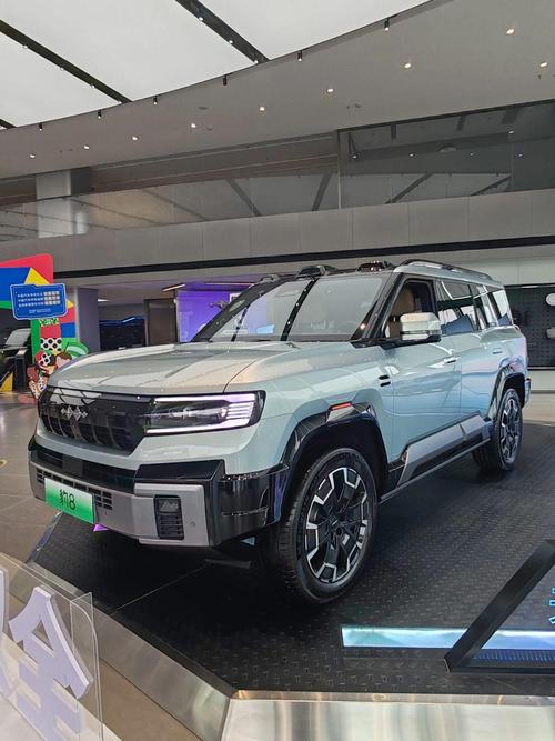 惠州208比亚迪方程豹硬派越野的爆款，英菲尼迪35周年与你共成长